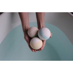 Gdeal Pure Natural Organic Dried Flower Soothing Aromatherapy Relaxation Moisturizing Bath Bomb (100g x 4)