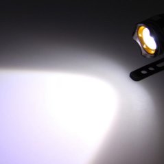 مصباح أمامي للدراجات بضوء LED بمنفذ USB