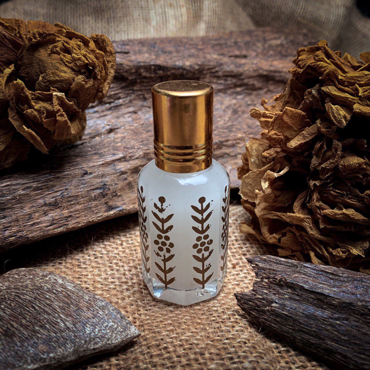 White shop musk oud