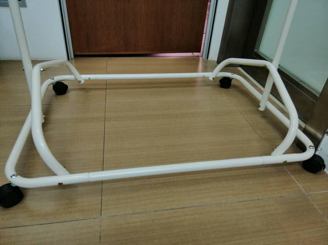 spring cradle with stand