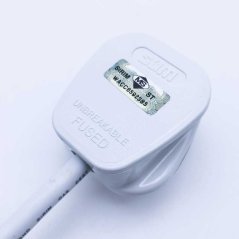 قابس مشترك كهرباء قابل للتمديد بــ 3 مقابس وبمنفذي USB طول 2 متر