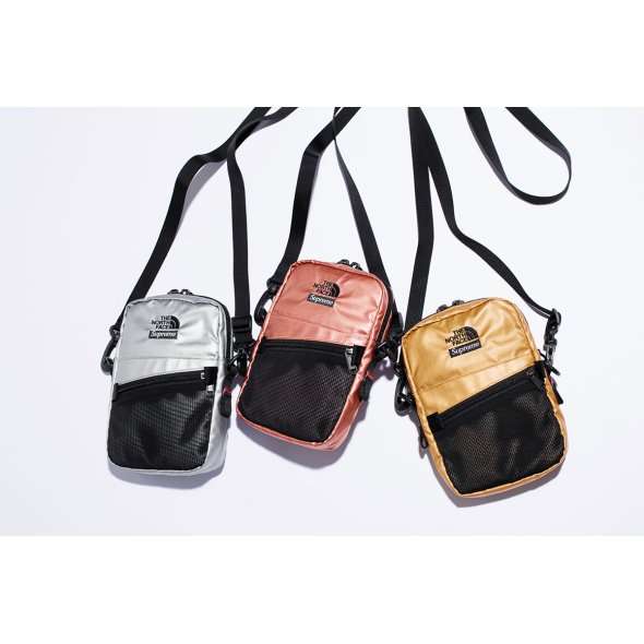 Authentic supreme shoulder clearance bag