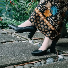 Madreshoes Lily Scallop Block Heel - 7 Sizes (6 Colors)