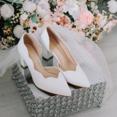 Madreshoes Lily Scallop Block Heel - 7 Sizes (6 Colors)